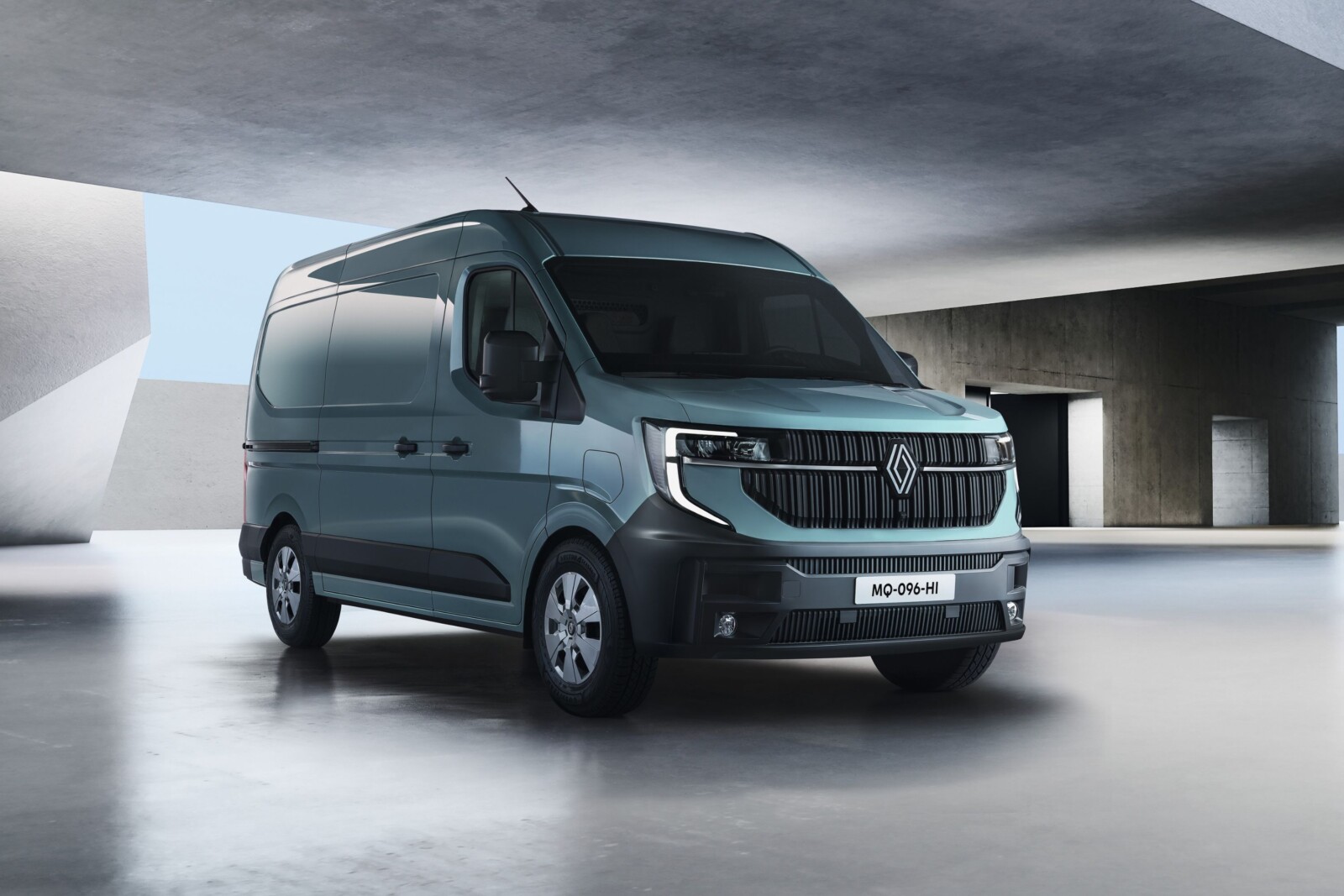 renault-master-iv-silniki-2.0-dci-a-elektryk-z-zasiegiem-410-km.jpg